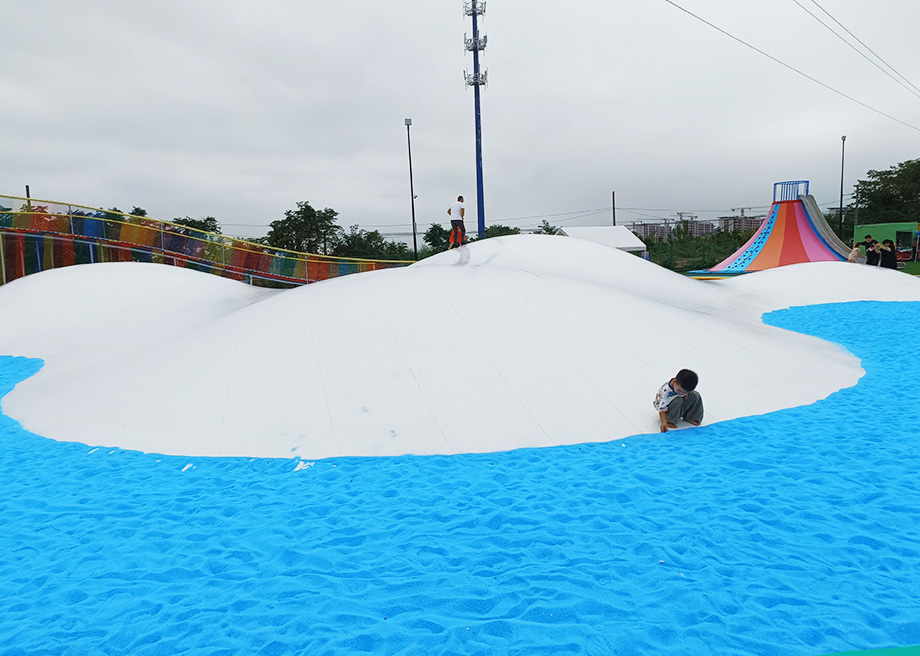 Bouncing Cloud