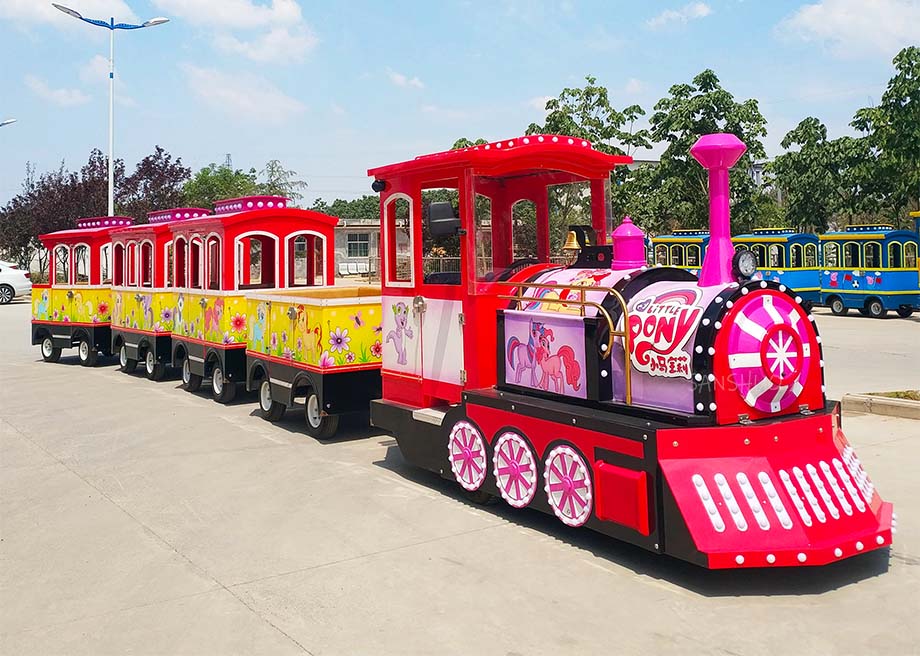 Customizable Small Trackless Train